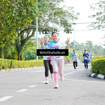 Runner Photo 8404009
