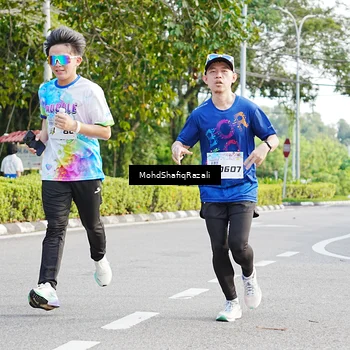 Runner Photo 8404018
