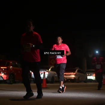 Runner Photo 8404020