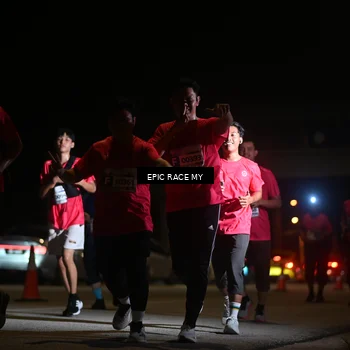 Runner Photo 8404060