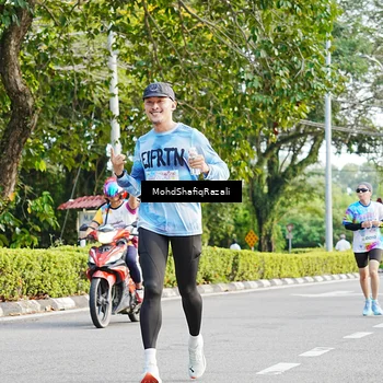 Runner Photo 8404139