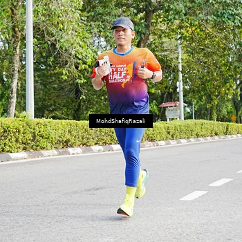 Runner Photo 8404872