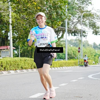 Runner Photo 8405002