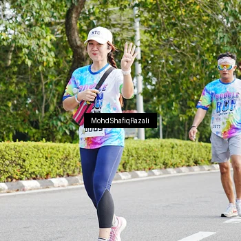 Runner Photo 8405100
