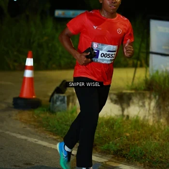 Runner Photo 8405384