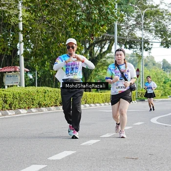 Runner Photo 8405960