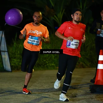 Runner Photo 8405995