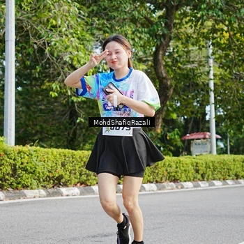 Runner Photo 8406000