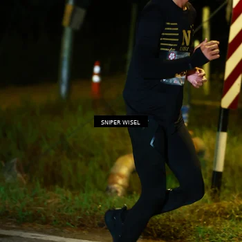 Runner Photo 8406003