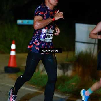 Runner Photo 8406005