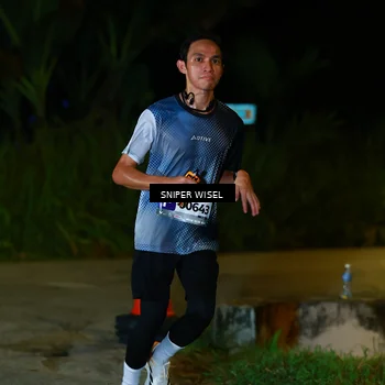 Runner Photo 8406008