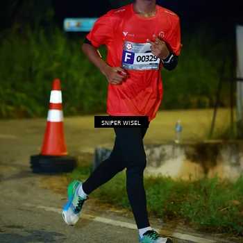 Runner Photo 8406021
