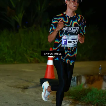 Runner Photo 8406044