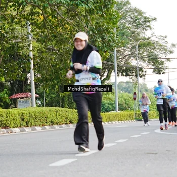 Runner Photo 8406090