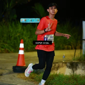 Runner Photo 8406531