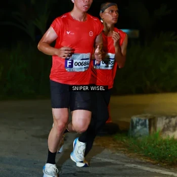 Runner Photo 8406583
