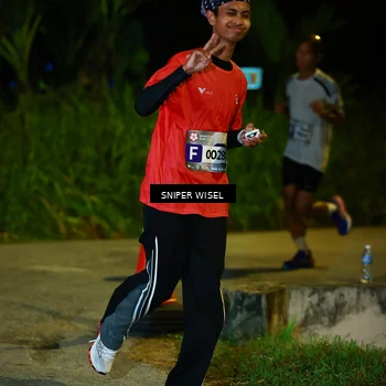 Runner Photo 8406698