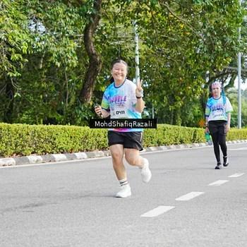 Runner Photo 8406724