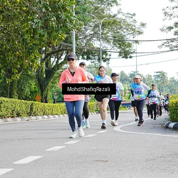 Runner Photo 8406772