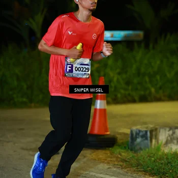 Runner Photo 8406899