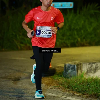 Runner Photo 8406923