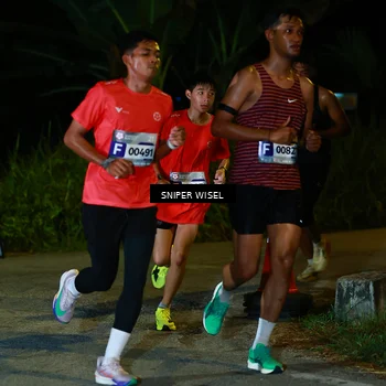 Runner Photo 8406990