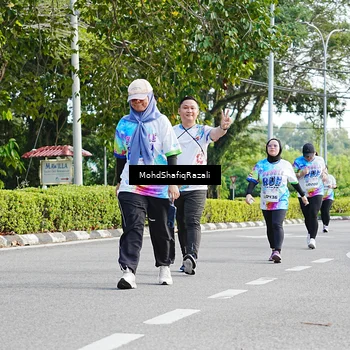 Runner Photo 8407000