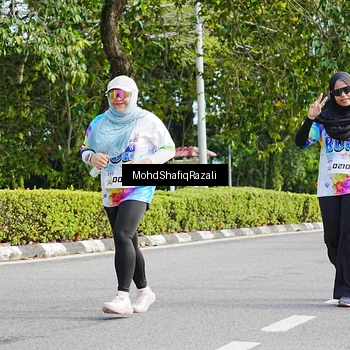 Runner Photo 8407004