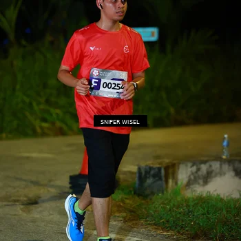 Runner Photo 8407007