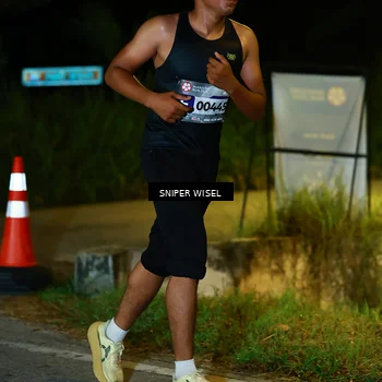 Runner Photo 8407011