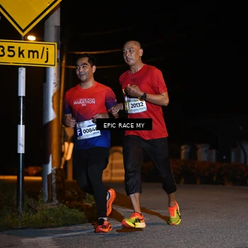 Runner Photo 8407022
