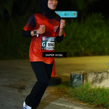 Runner Photo 8407041