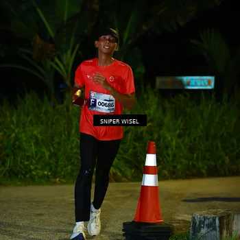 Runner Photo 8407045