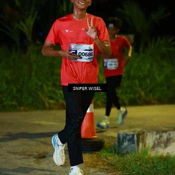 Runner Photo 8407054