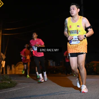 Runner Photo 8407072
