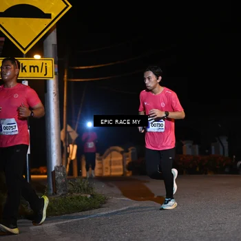 Runner Photo 8407087