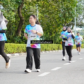 Runner Photo 8407434
