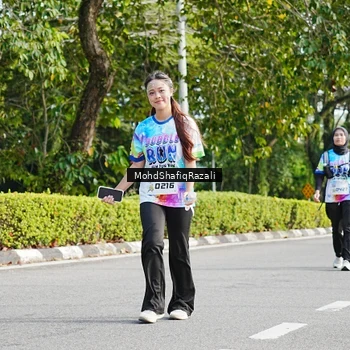 Runner Photo 8407772