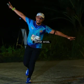 Runner Photo 8408013