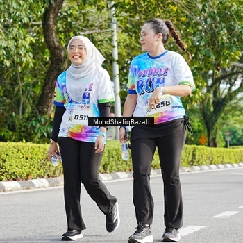 Runner Photo 8408020