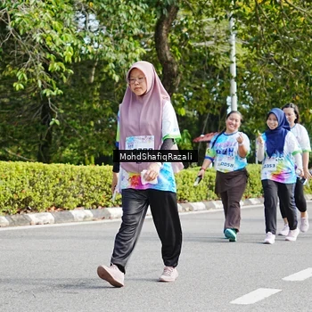 Runner Photo 8408059