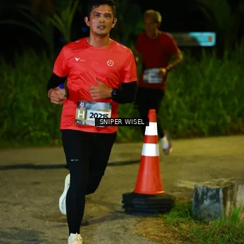 Runner Photo 8408061