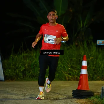 Runner Photo 8408100