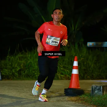 Runner Photo 8408101