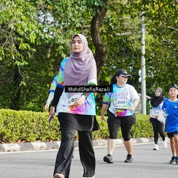 Runner Photo 8408102
