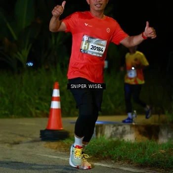 Runner Photo 8408115