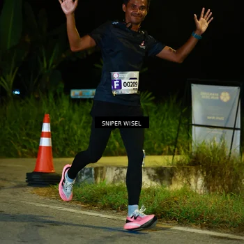Runner Photo 8408159