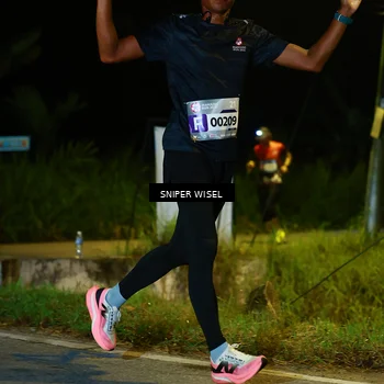 Runner Photo 8408165