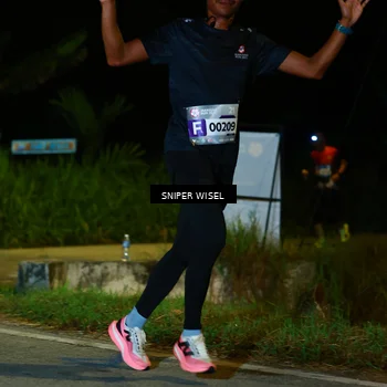 Runner Photo 8408166