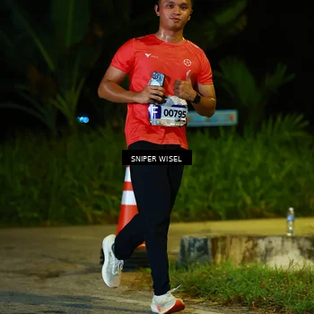Runner Photo 8408293